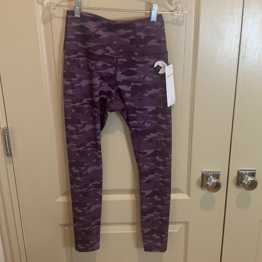 NWT Layer 8 Athleisure leggings XS 7/8 length
